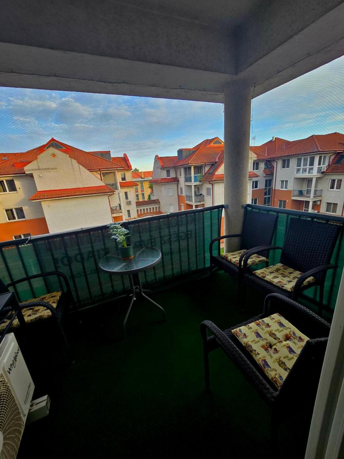 Kleopatra Apartman Hajdúszoboszló Exteriör bild